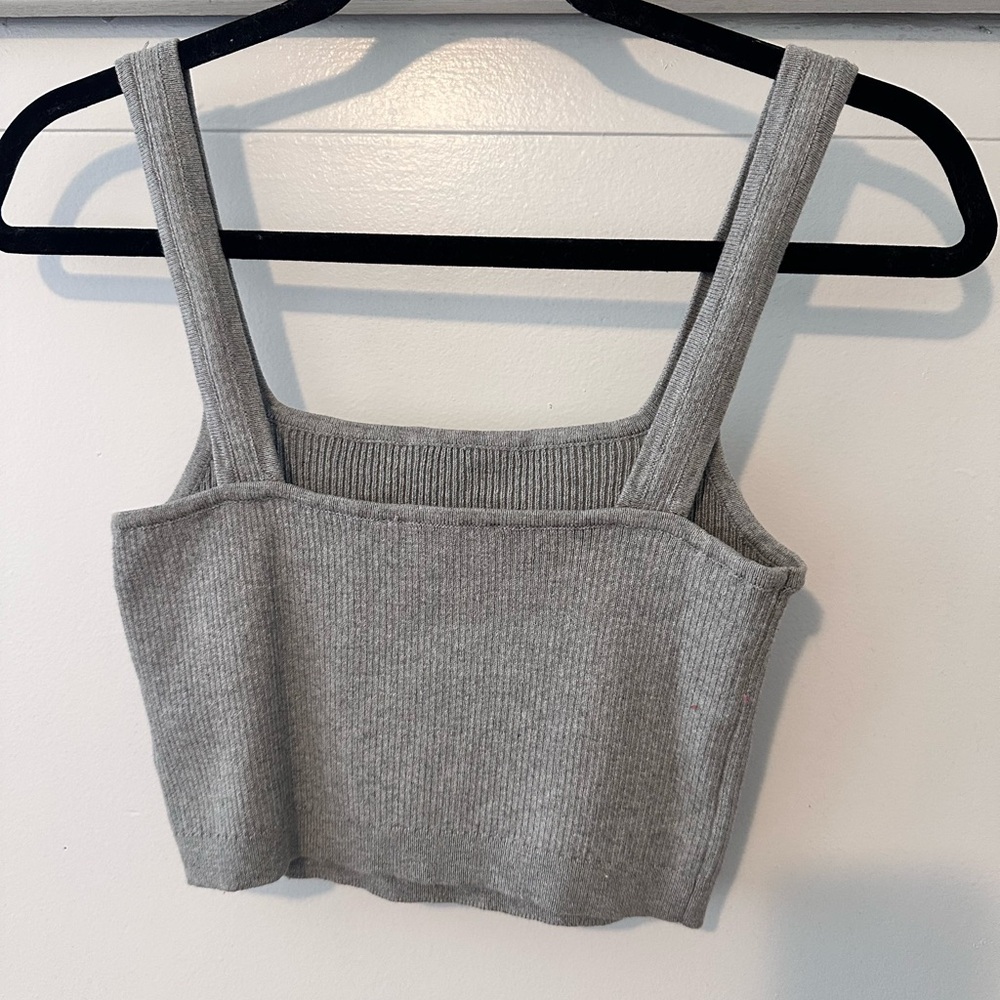 Gray Ribbed Crop Top - Picture 2 of 3